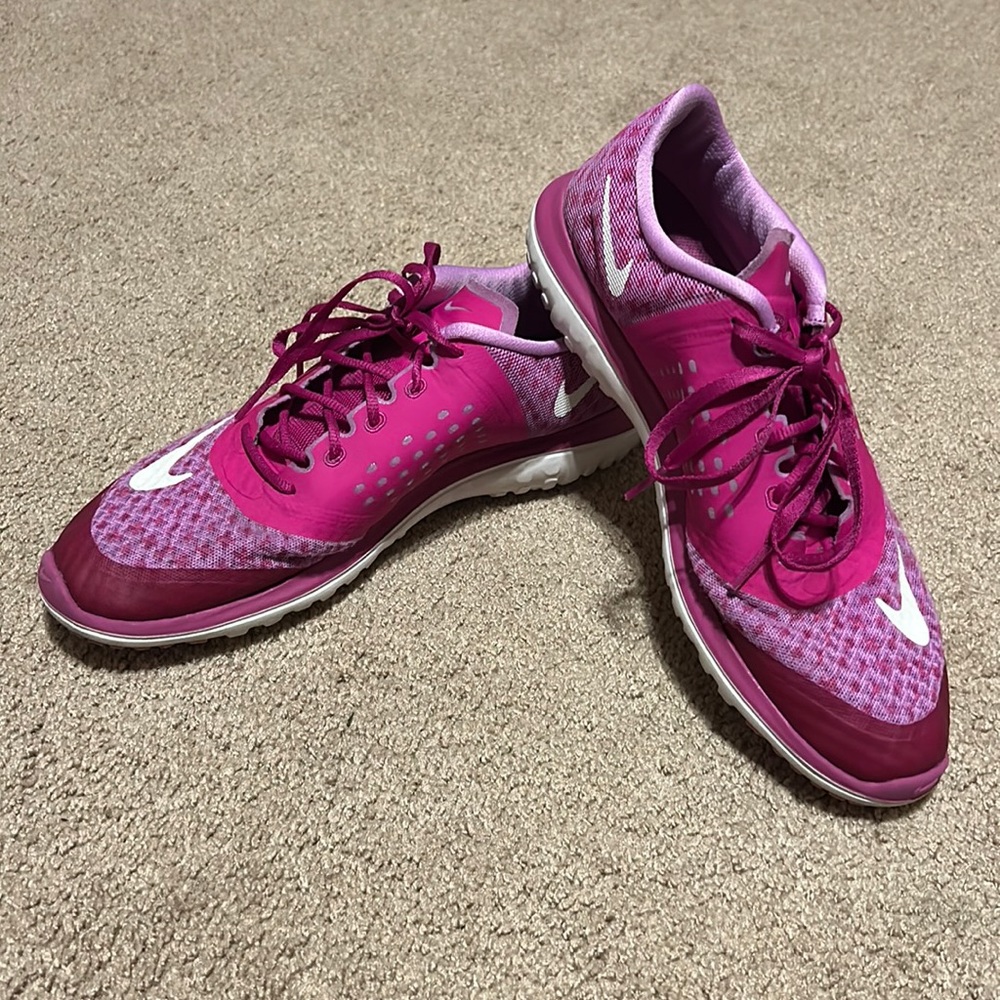 Nike Womens FS Lite Run 2 Prem Shoes Purple size 9.5